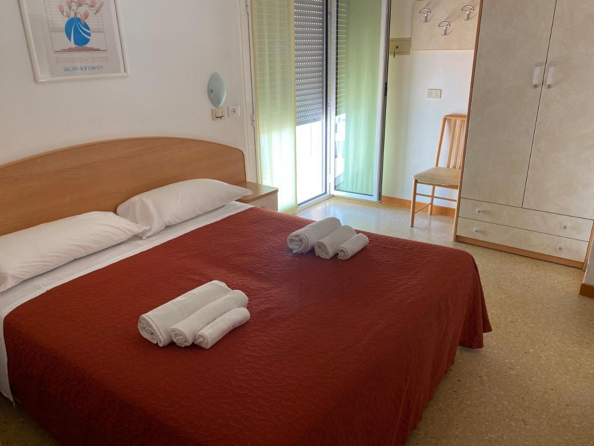 Hotel Chery Milano Marittima Exterior photo